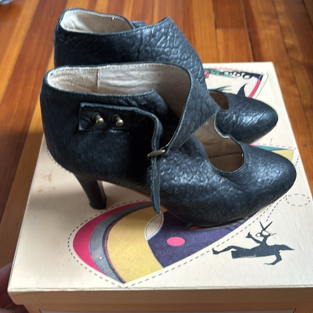 F. Troupe Black Women's Leather Heels, 39/8.5